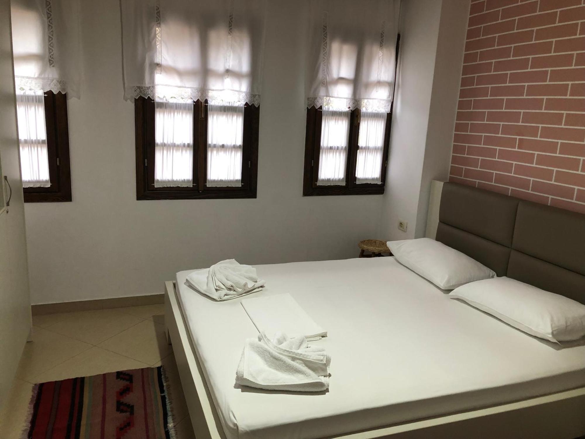 Dhimitri's guest house Berat Extérieur photo