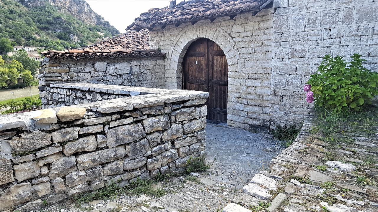 Dhimitri's guest house Berat Extérieur photo